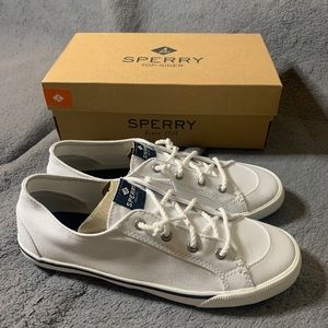 Memory Foam Sperry Sneakers!